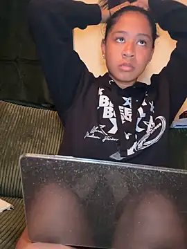 VanessaBling online show from 10/30/25, 02:57