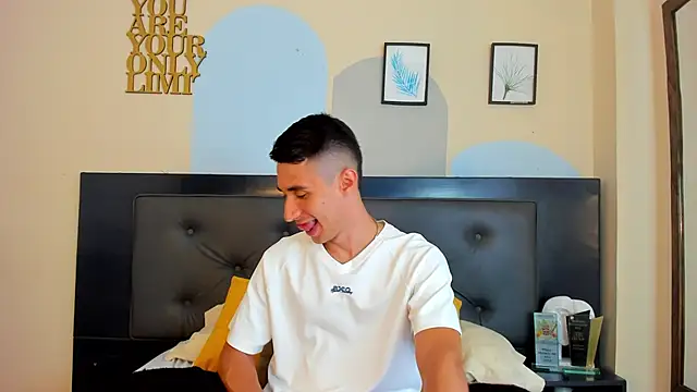 Jotastevensxx online show from 05/20/26, 07:20