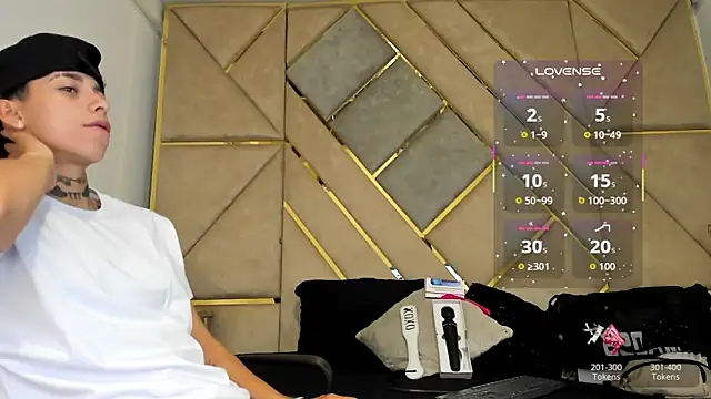 AmberAdams  online show from 09/18/25, 12:40