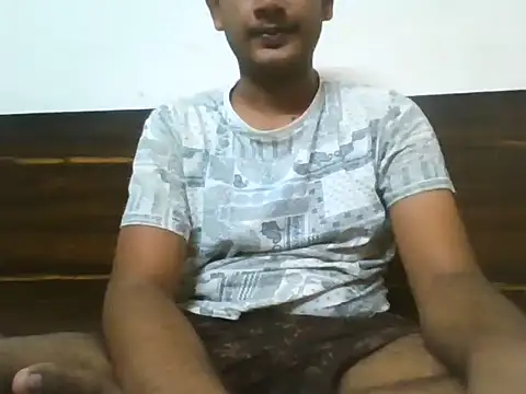 Snapshot of Dusky_Aarav chatting on 10/16/25, 05:08 Dusky Aarav online show from 10/16/25, 05:08