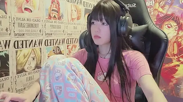 Snapshot of SNAKEgirlQAQ chatting on 06/01/26, 04:41 SNAKEgirlQAQ online show from 06/01/26, 04:41