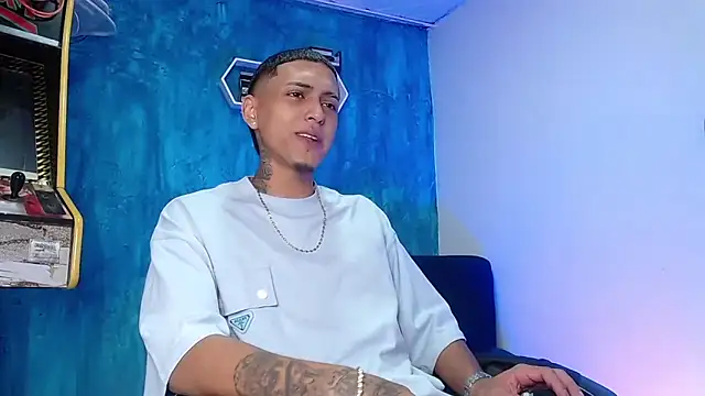 Liam lee online show from 01/30/25, 01:10