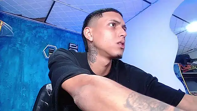 Liam lee online show from 01/31/25, 04:27