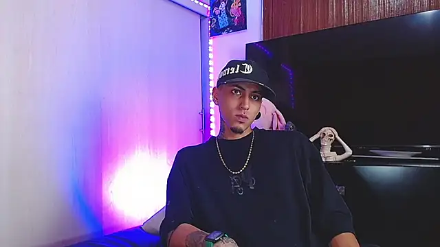 Liam lee online show from 12/02/25, 03:51