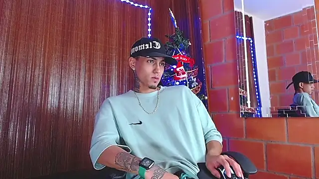 Liam lee online show from 12/19/25, 04:14