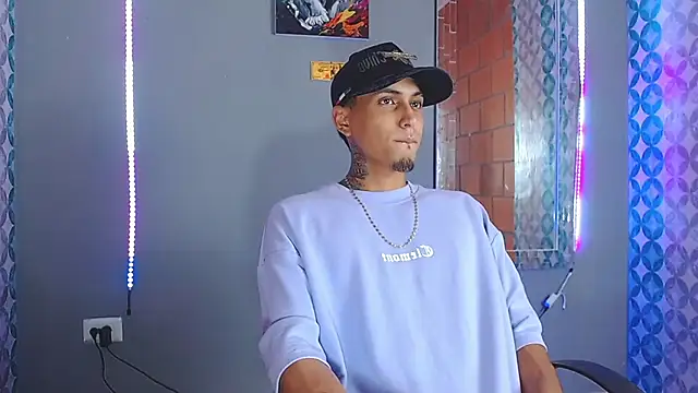 Liam lee online show from 04/30/26, 09:41