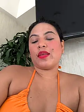 Snapshot of Francesca_ferrari chatting on 02/24/25, 08:14 Francesca ferrari online show from 02/24/25, 08:14