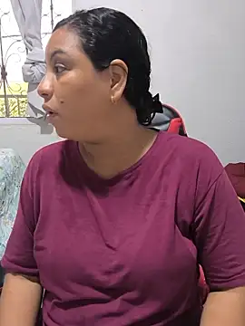 Snapshot of Francesca_ferrari chatting on 06/20/26, 08:44 Francesca ferrari online show from 06/20/26, 08:44