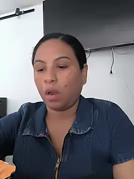 Snapshot of Francesca_ferrari chatting on 07/10/26, 09:39 Francesca ferrari online show from 07/10/26, 09:39