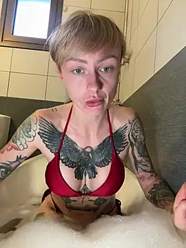 Snapshot of haileyhope_ chatting on 01/04/25, 02:25 haileyhope online show from 01/04/25, 02:25