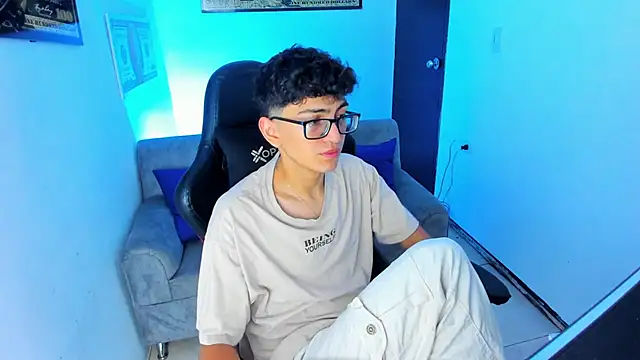 TylerWhite  online show from 02/18/25, 02:59