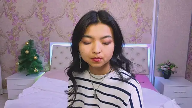 Shy Kira online show from 01/07/25, 06:35