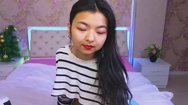 Shy Kira online show from 01/12/25, 03:46