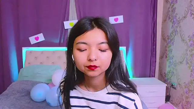 Shy Kira online show from 02/11/25, 12:37