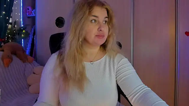 CoraSwon online show from 02/03/26, 07:24