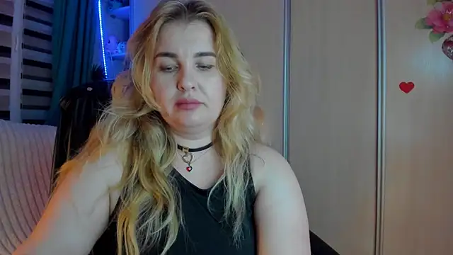 CoraSwon online show from 03/29/26, 04:40