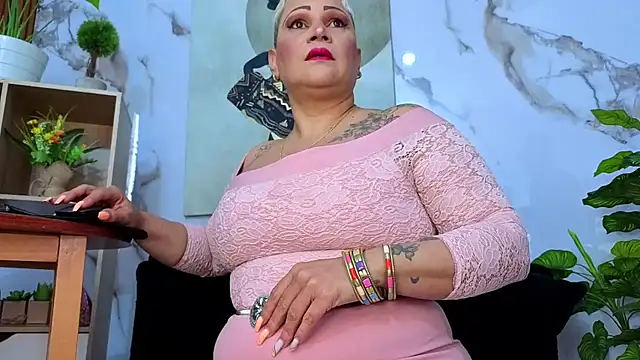 GianellaCox  online show from 11/05/25, 01:11