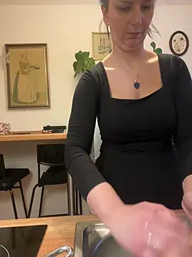 Snapshot of Off__Melonenmandy chatting on 02/17/26, 04:13 Off Melonenmandy online show from 02/17/26, 04:13