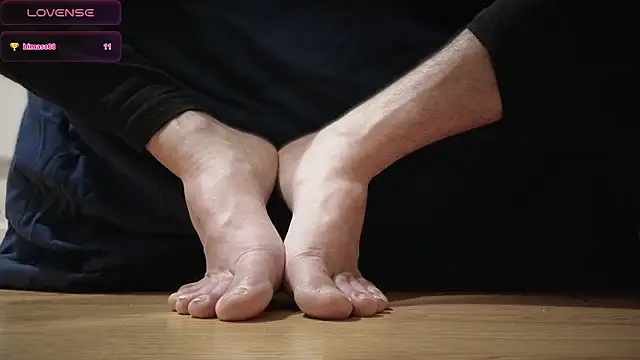 pantslesstraveler plt online show from 12/23/24, 04:22