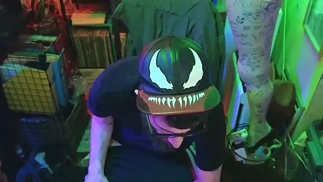 pantslesstraveler plt online show from 01/30/25, 12:50