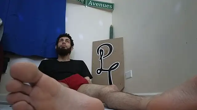 pantslesstraveler plt online show from 02/09/25, 03:34