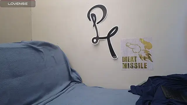 pantslesstraveler plt online show from 03/16/25, 05:17