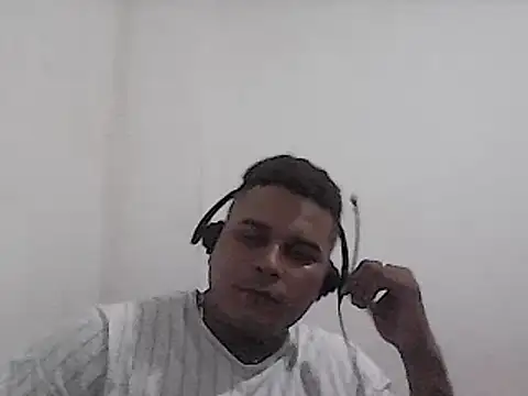 Snapshot of SaucyAffair0 chatting on 01/29/25, 12:43 SaucyAffair0 online show from 01/29/25, 12:43