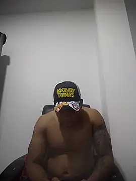 Snapshot of SaucyAffair0 chatting on 03/11/25, 09:37 SaucyAffair0 online show from 03/11/25, 09:37