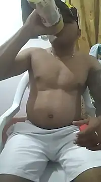 Snapshot of SaucyAffair0 chatting on 03/21/25, 02:18 SaucyAffair0 online show from 03/21/25, 02:18