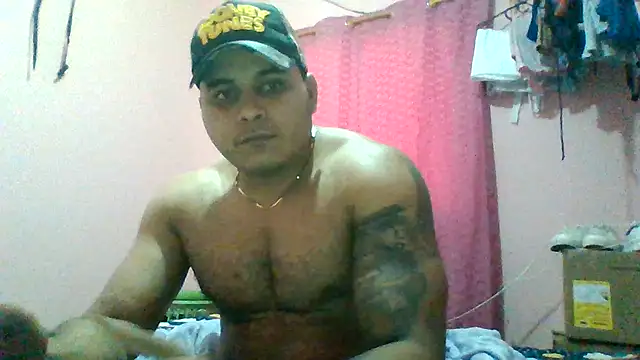 Snapshot of SaucyAffair0 chatting on 07/19/26, 10:35 SaucyAffair0 online show from 07/19/26, 10:35