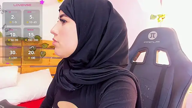 amira nazer online show from 02/25/25, 02:00