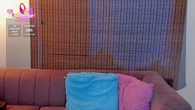 ariana cross online show from 11/05/25, 01:22