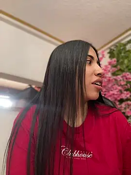 Snapshot of SaritaHot_69 chatting on 12/21/24, 03:31 SaritaHot 69 online show from 12/21/24, 03:31