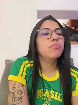 Snapshot of SaritaHot_69 chatting on 12/24/24, 06:17 SaritaHot 69 online show from 12/24/24, 06:17