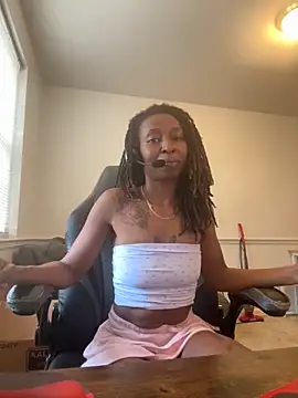 Snapshot of LeyaHoneybuns chatting on 11/14/25, 07:45 LeyaHoneybuns online show from 11/14/25, 07:45