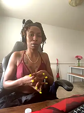 LeyaHoneybuns online show from 11/18/25, 04:55