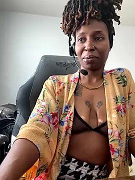 LeyaHoneybuns online show from 01/07/26, 04:53