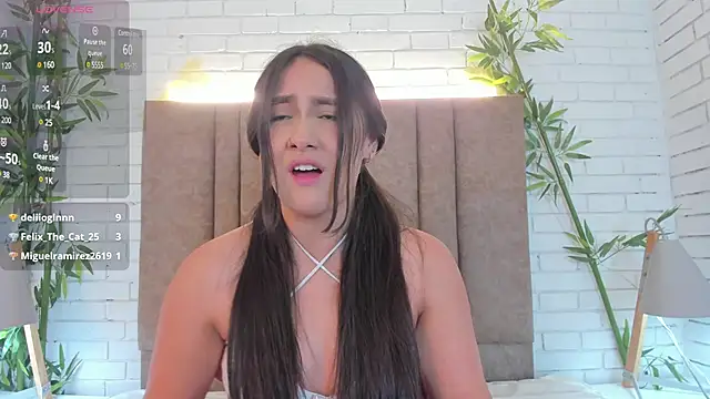 paulina sweett  online show from 02/12/25, 03:38