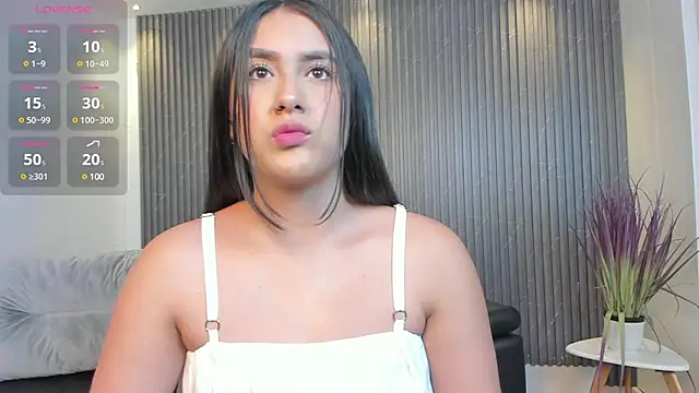 paulina sweett  online show from 02/19/25, 12:22