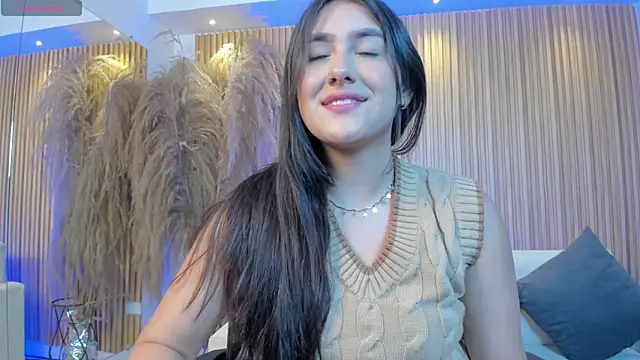 paulina sweett  online show from 03/19/25, 12:23