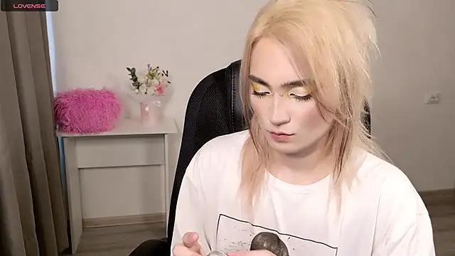 CuteYukiKun online show from 02/13/26, 08:32