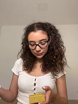 uniquerossie online show from 12/04/25, 08:12