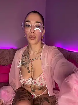 Chachou000 online show from 02/10/25, 09:25