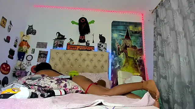 shantallhotxx online show from 10/23/25, 08:07