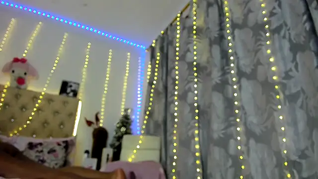 shantallhotxx online show from 12/15/25, 04:55