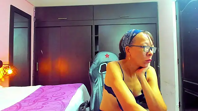 daniela xue online show from 03/15/25, 12:04