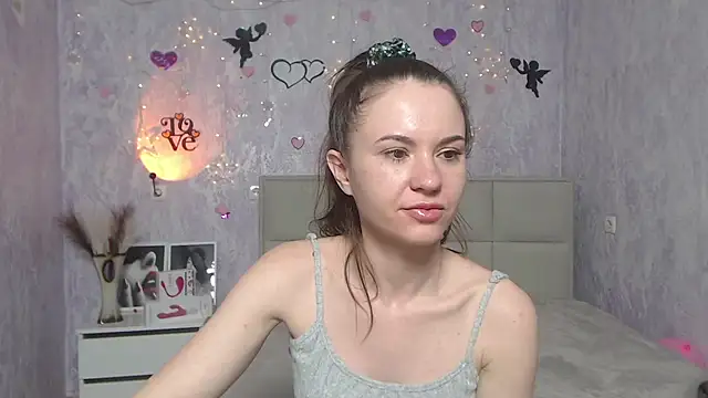 KaraCriegs online show from 02/11/25, 04:33