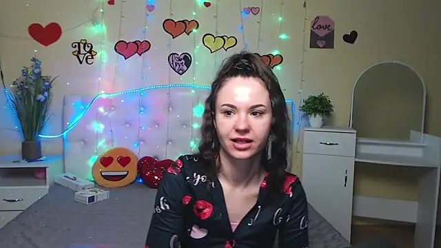 KaraCriegs online show from 02/14/25, 12:51