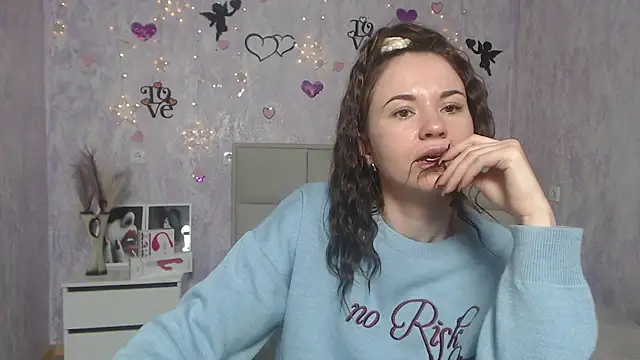 KaraCriegs online show from 03/06/25, 01:37