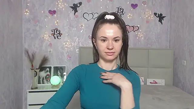 KaraCriegs online show from 03/10/25, 03:45